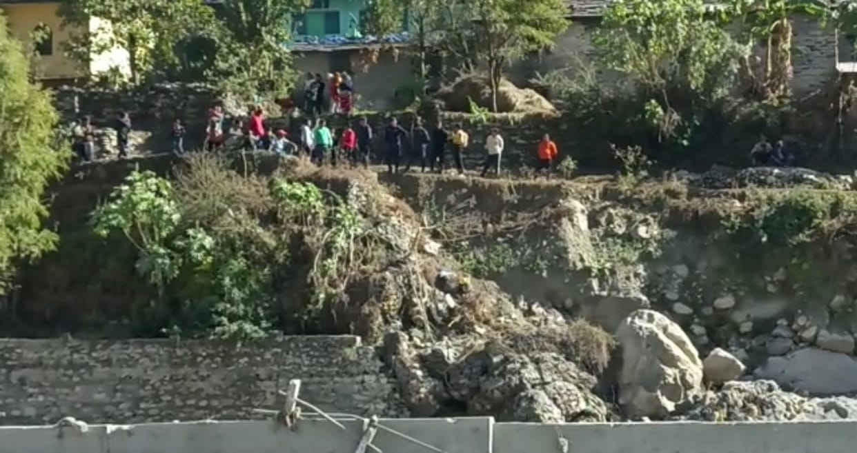 Nepal-India dispute Kali River stone pelting from Nepal side Pithoragarh Dharchula Uttarakhand news in hindi