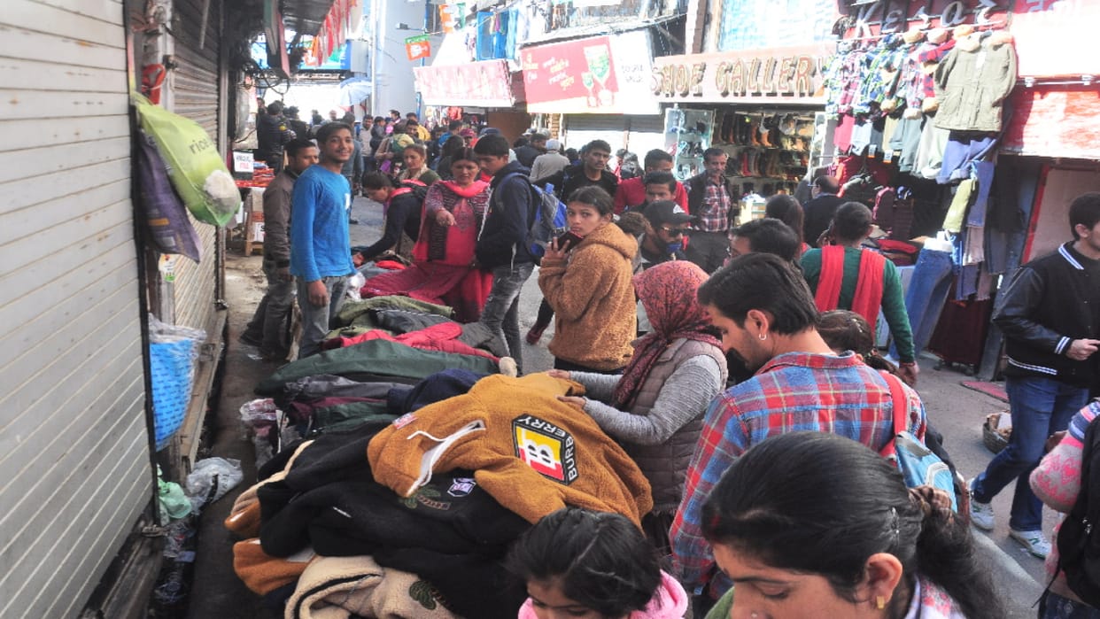 Sunday market decorated again in Lower and Ram Bazar despite ban, goods seized
