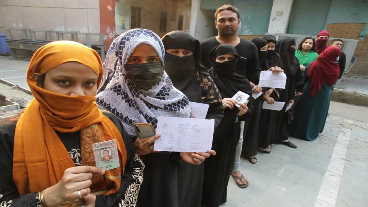 MCD Election Mobile phone was not allowed to be taken to polling station even after permission of Election Com