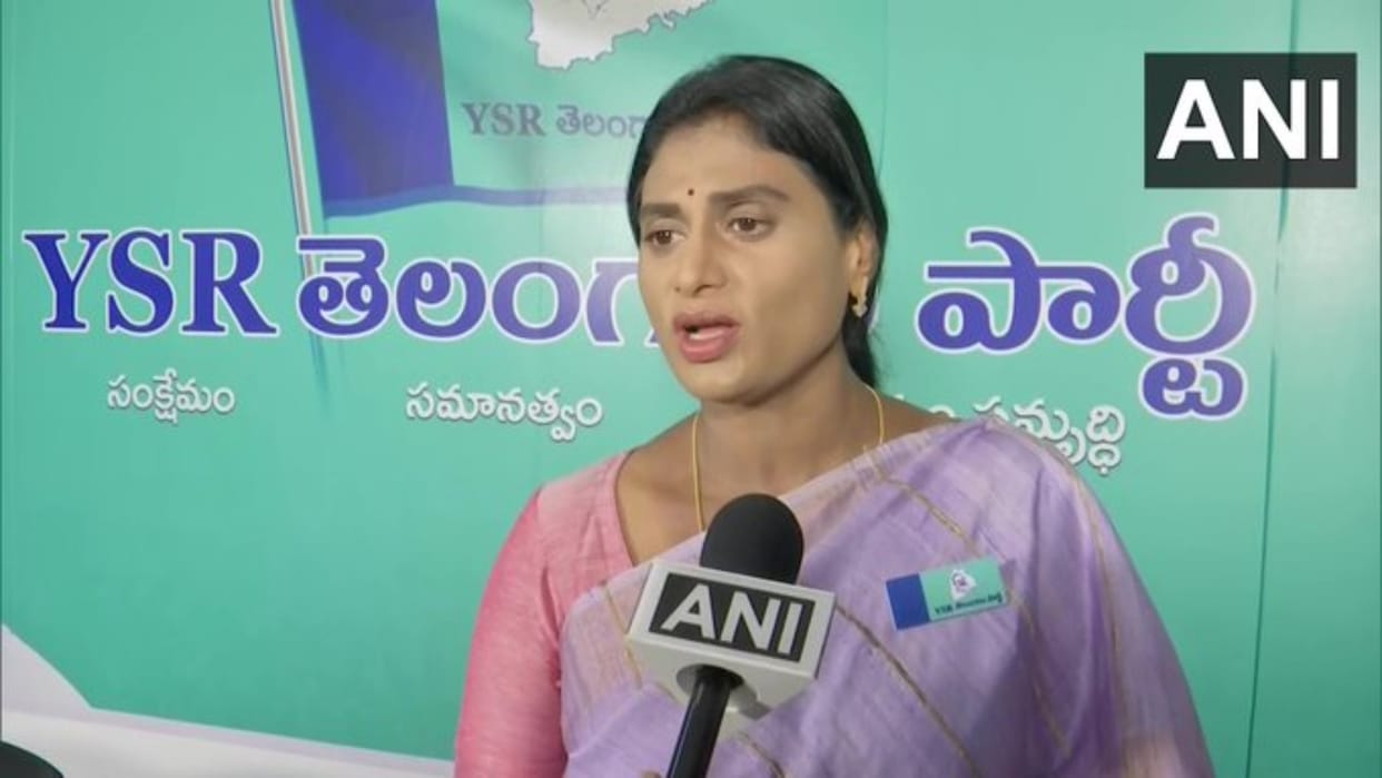 Police issued show cause notice Even court granted permission for padyatra ysrtp chief