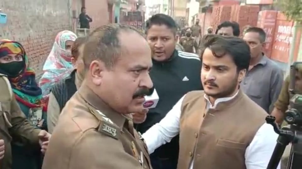Rampur Bypoll: Abdullah Azam said police preventing voters of a particular class from going to booth