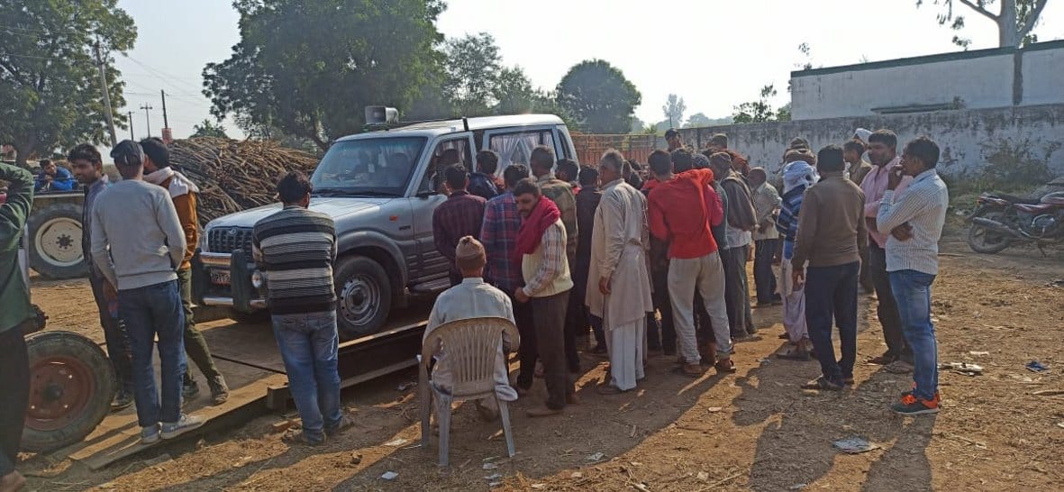 Farmers uproar at the purchase center of Faizallapur