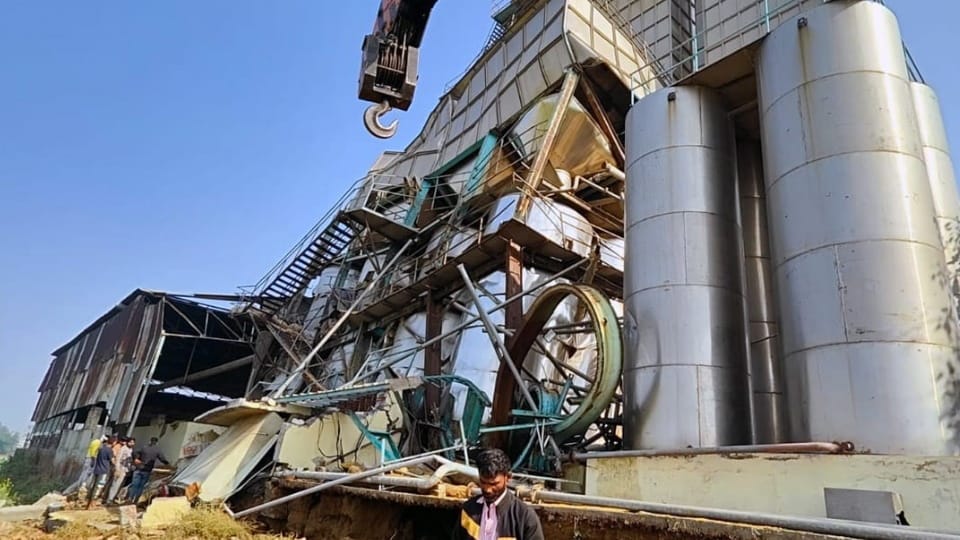 Part of boiler in rice mill collapsed in Safidon