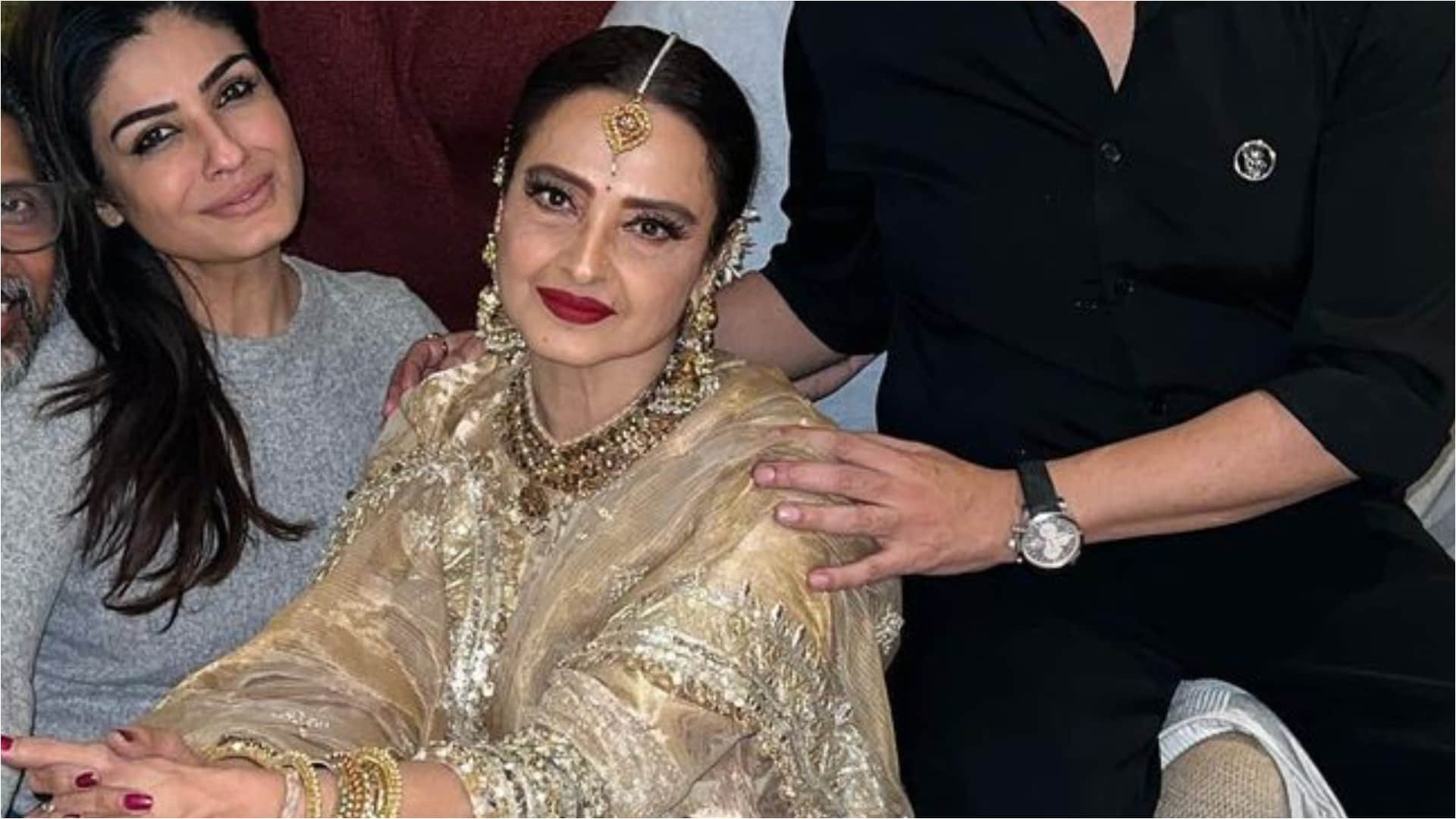 manish malhotra birthday party inside pic rekha steal limelight in evergreen look