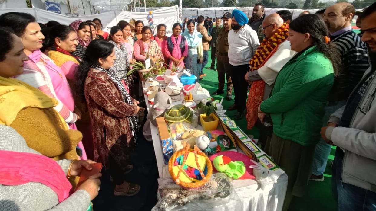 My Town My Pride: Stalls decorated in Gulshan Maidan of Jammu city, officials listen to public problems