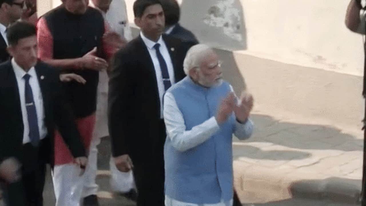Gujarat Election: Did PM Modi make a big mistake by walking after casting his vote? Know what the rule says
