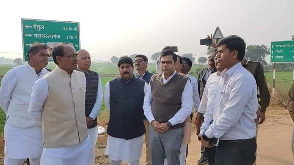 Cm Shivraj inspected the bridge connecting Sehore-Harda