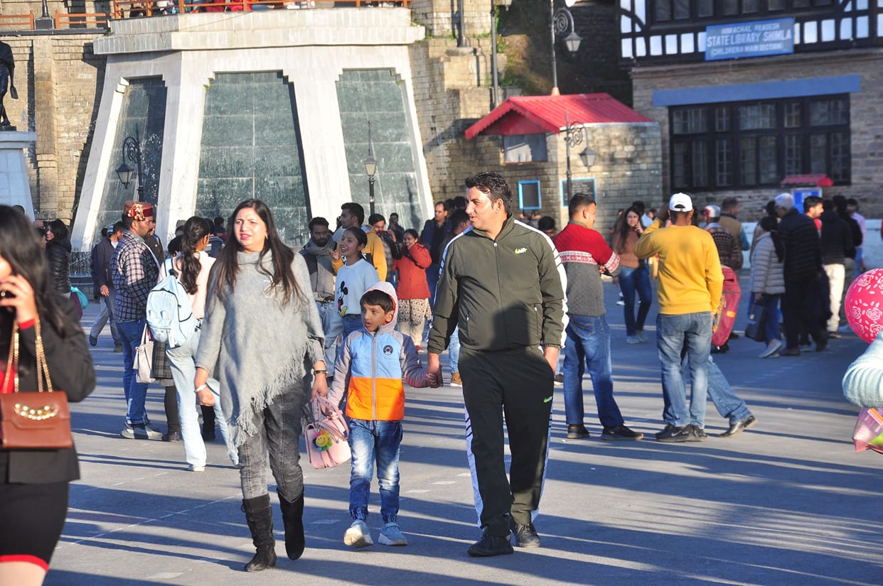 Shimla: tourist love to stay out of city