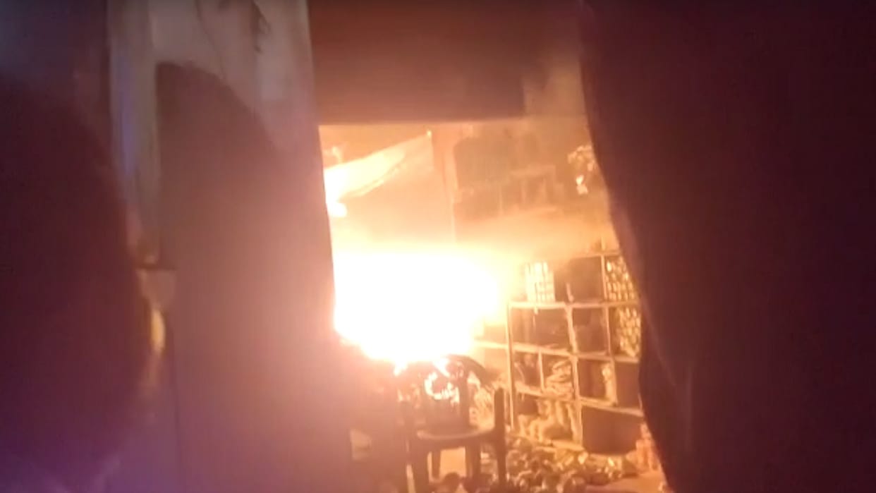 Fire broke out in shop on Raigad road of Ambikapur fire brigade team engaged in extinguishingfire
