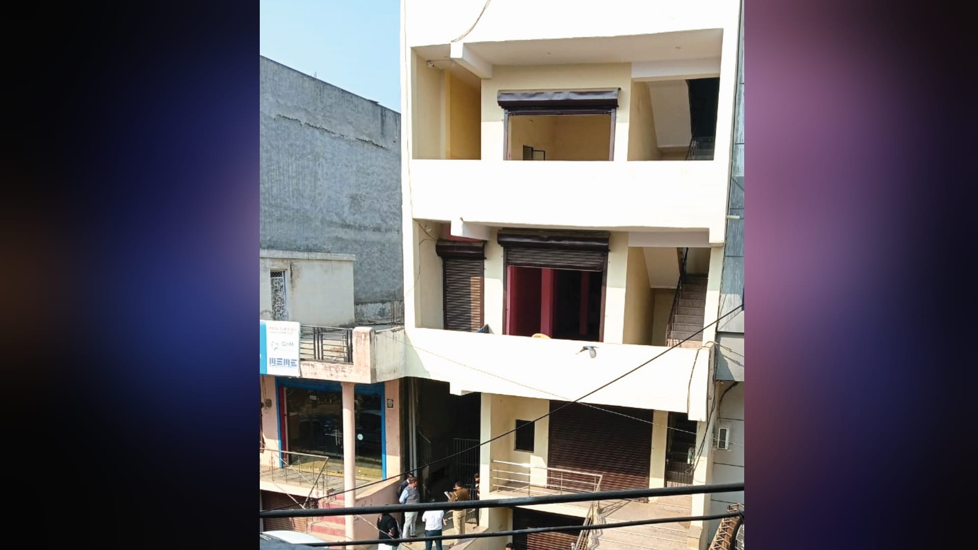 Private Company GM and staff nurse died in Faridabad bodies of both found hanging
