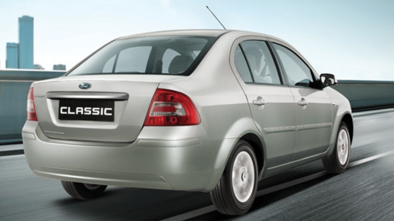 Ford fiesta car did not get an average of 32 kilometers per liter now company will pay Rs three lakh