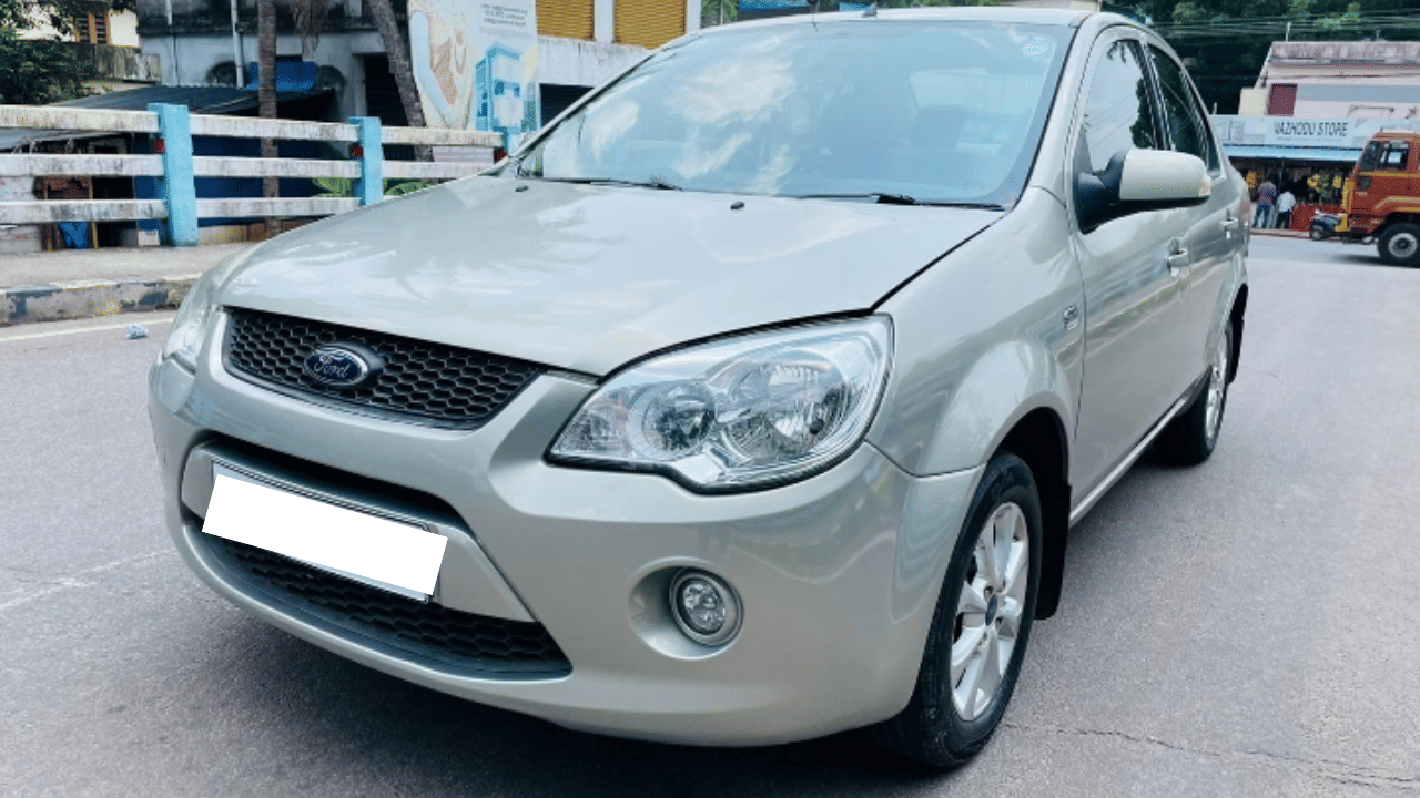 Ford fiesta car did not get an average of 32 kilometers per liter now company will pay Rs three lakh