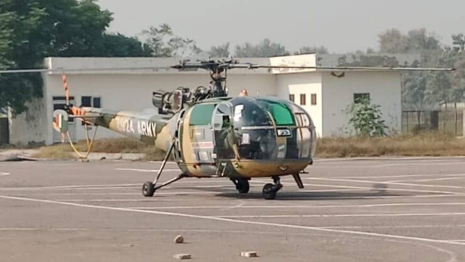 Army helicopter made an emergency landing in rest house area in Dhangar village of Fatehabad
