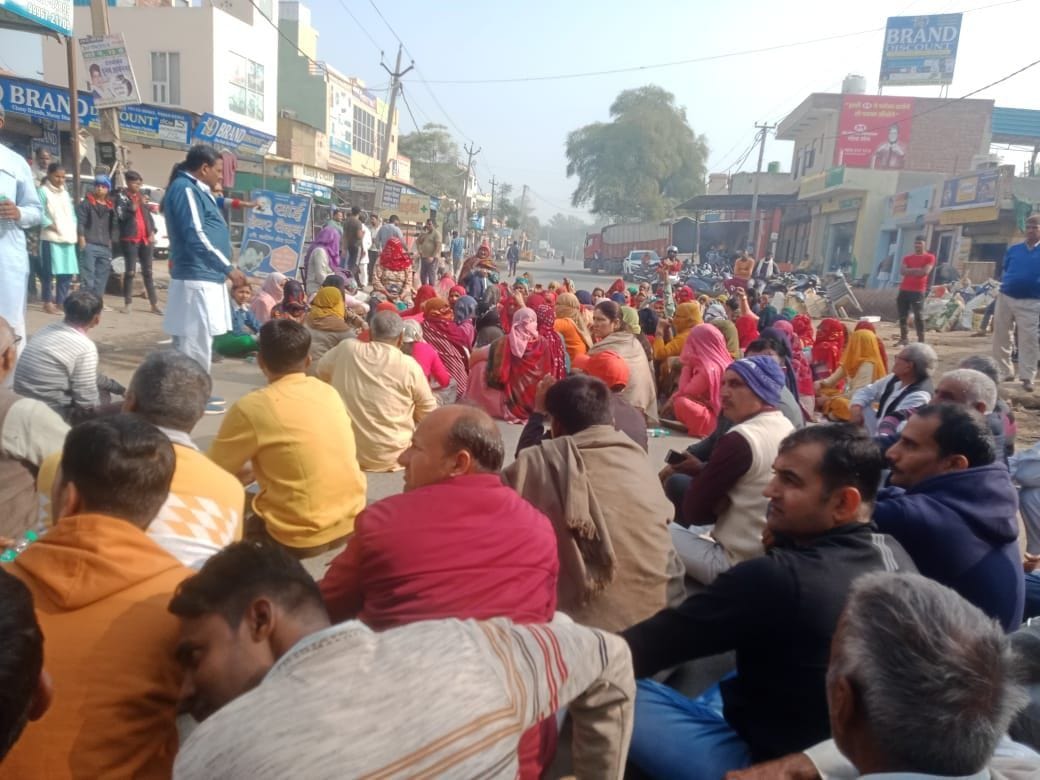 Villagers block road to get justice for teenage girl, now post-mortem will be done again at Rohtak PGI