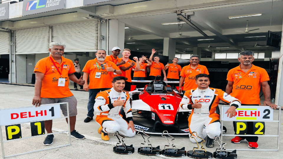 Agra car racer Shahan Ali defeated England car racer in the Indian Racing League