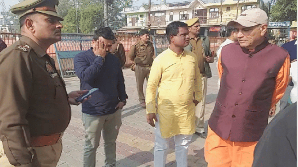 Mathura 35 Hinduist leaders arrested for reciting Hanuman Chalisa at the disputed site in mathura