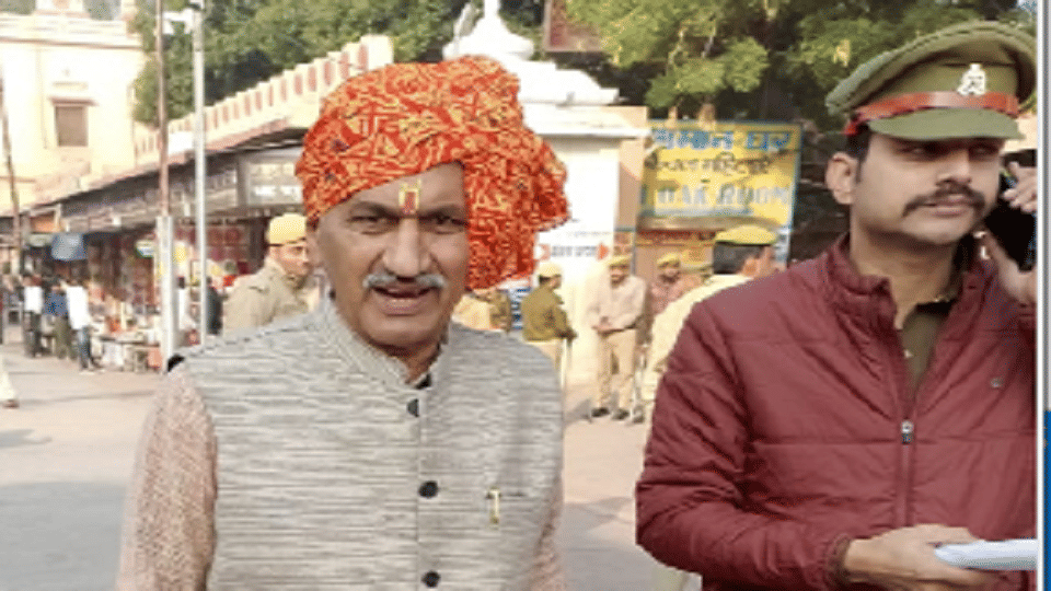 Mathura 35 Hinduist leaders arrested for reciting Hanuman Chalisa at the disputed site in mathura