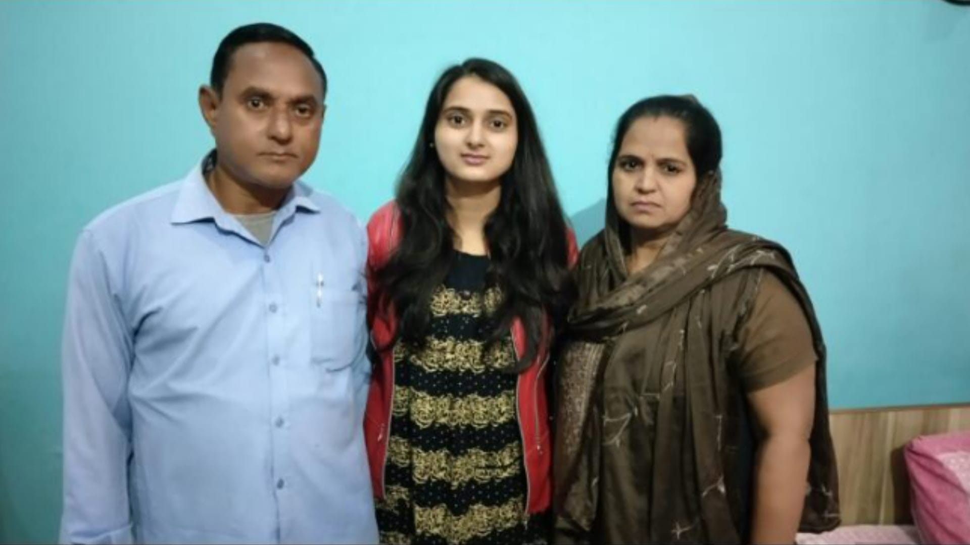MJMC topper Vanshika will get Atul Maheshwari Gold Medal and Muskan will get Murari Lal Maheshwari Gold Medal
