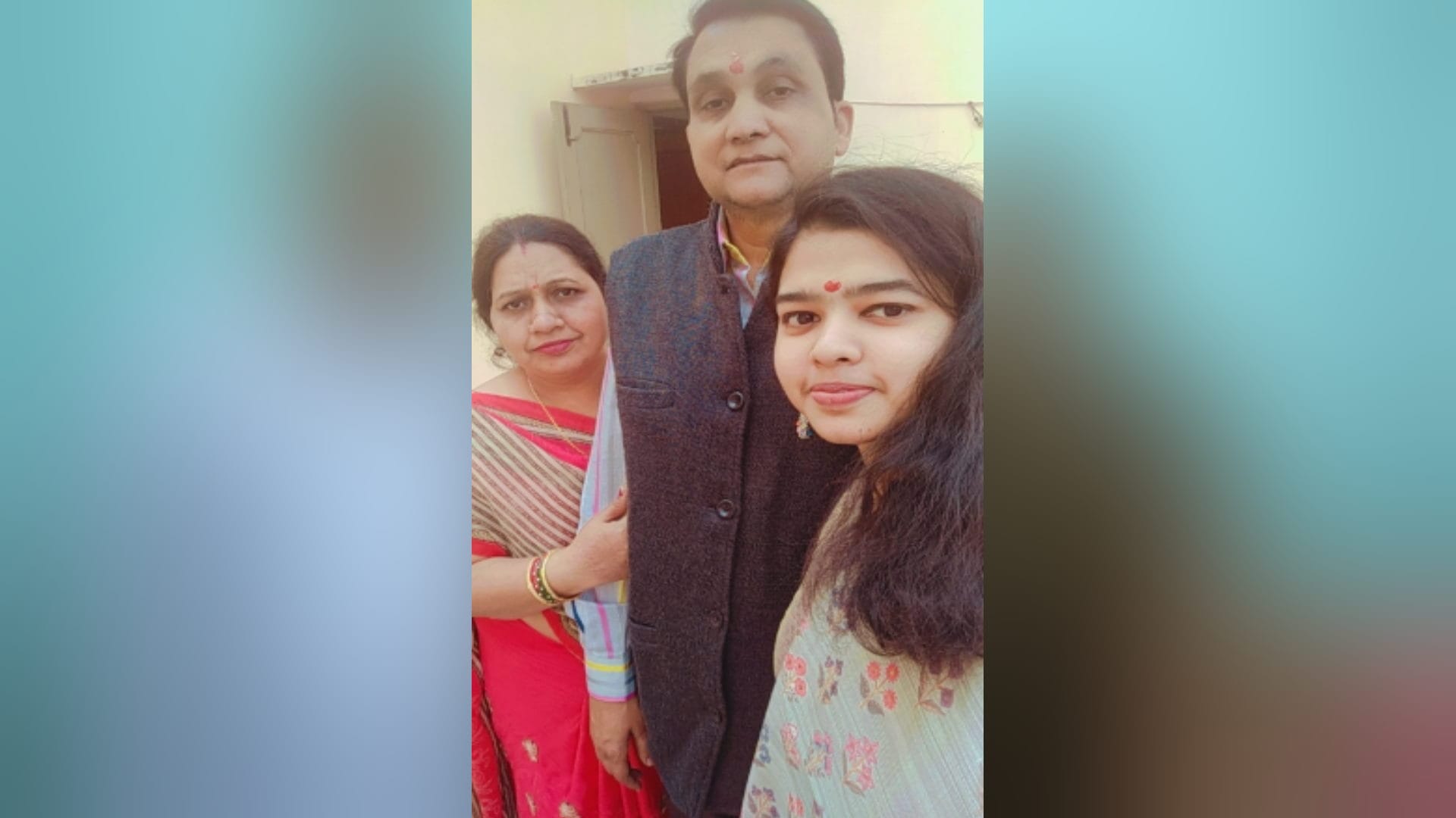 MJMC topper Vanshika will get Atul Maheshwari Gold Medal and Muskan will get Murari Lal Maheshwari Gold Medal