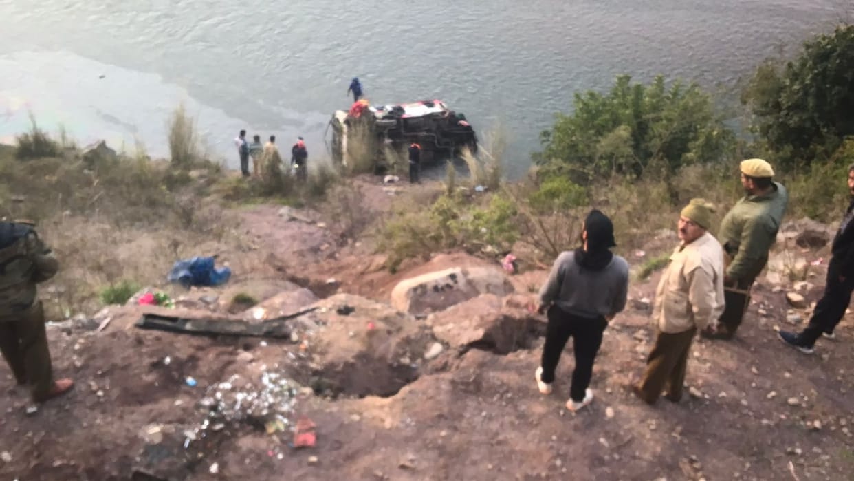 reasi accident Mini bus fell in Chenab river seven people injured