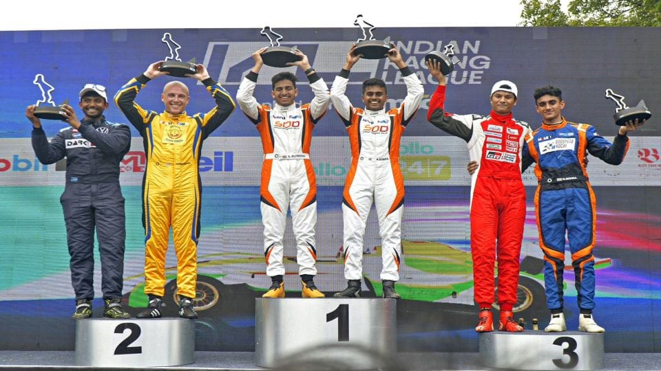 Agra car racer Shahan Ali defeated England car racer in the Indian Racing League