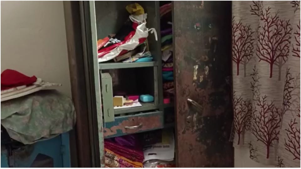 Theft incident in Burhanpur 95 thousand cash and 50 tola gold jewelery absconded from home