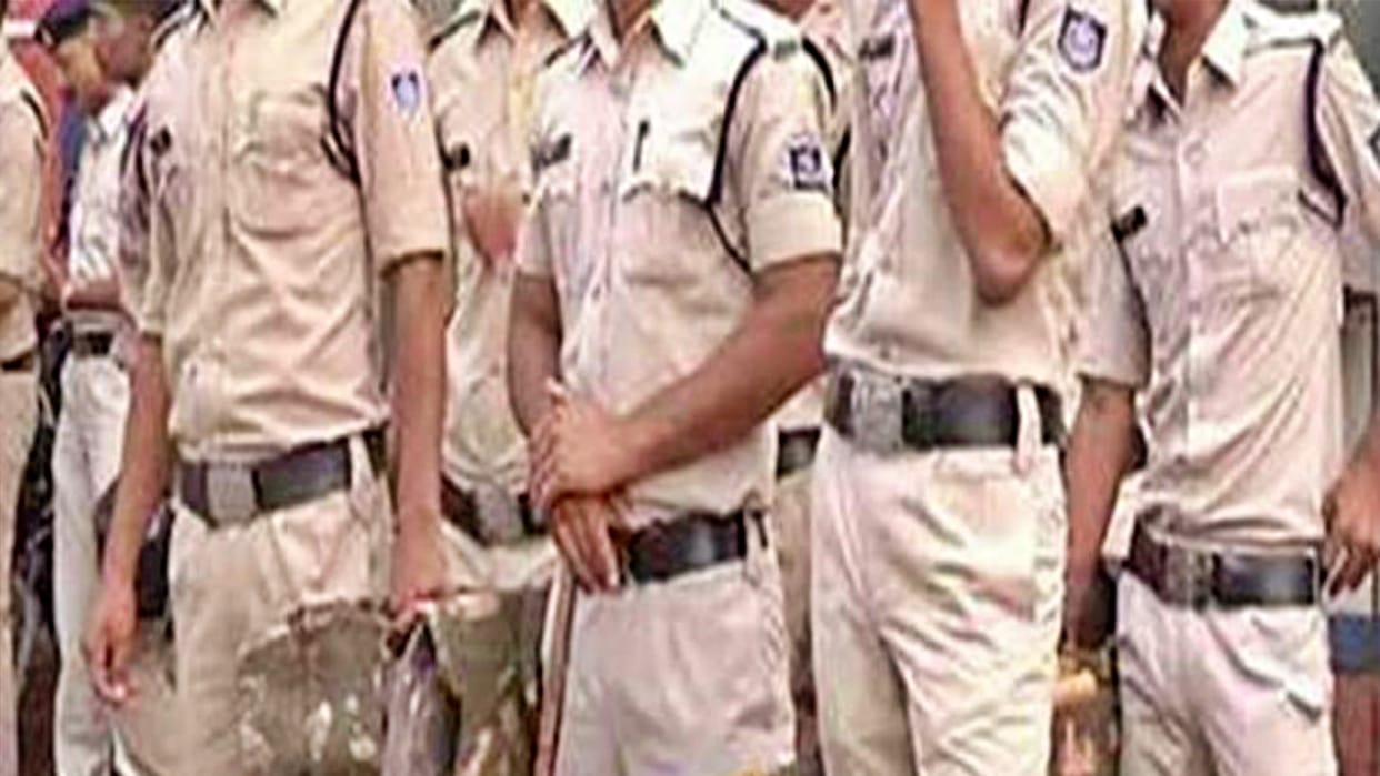 Vyapam Scam Two solvers and two examinees of police constable recruitment exam 2013 punished