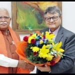 नीति आयोग के उपाध्यक्ष सुमन बेरी से मिलने पहुंचे हरियाणा के मुख्यमंत्री मनोहर लाल।