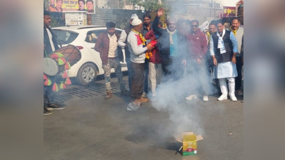MCD Election Result: Aam aadmi party victory celebrated in Uttarakhand Photos