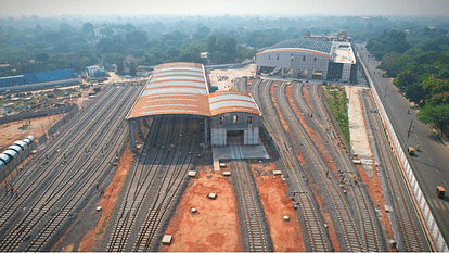 Tracks laid on both sides of two underground stations work will be completed by end of the month