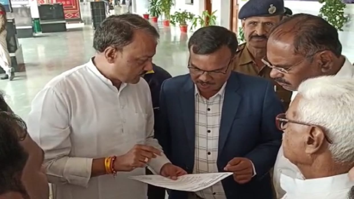 congress-bjp letter on stoppage of vande bharat train at rajnandgaon
