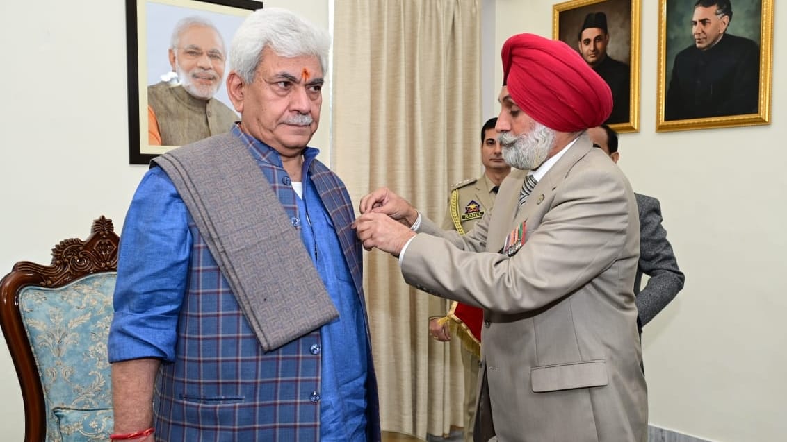 Lieutenant Governor Manoj Sinha appeals to contribute to the Armed Forces Flag Day Fund