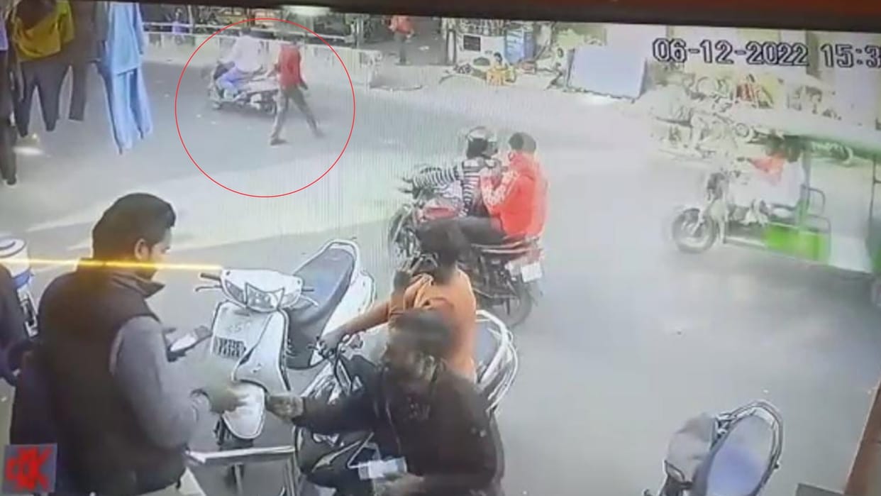Loot of 15 lakh rupees with a businessman in alambagh Lucknow.