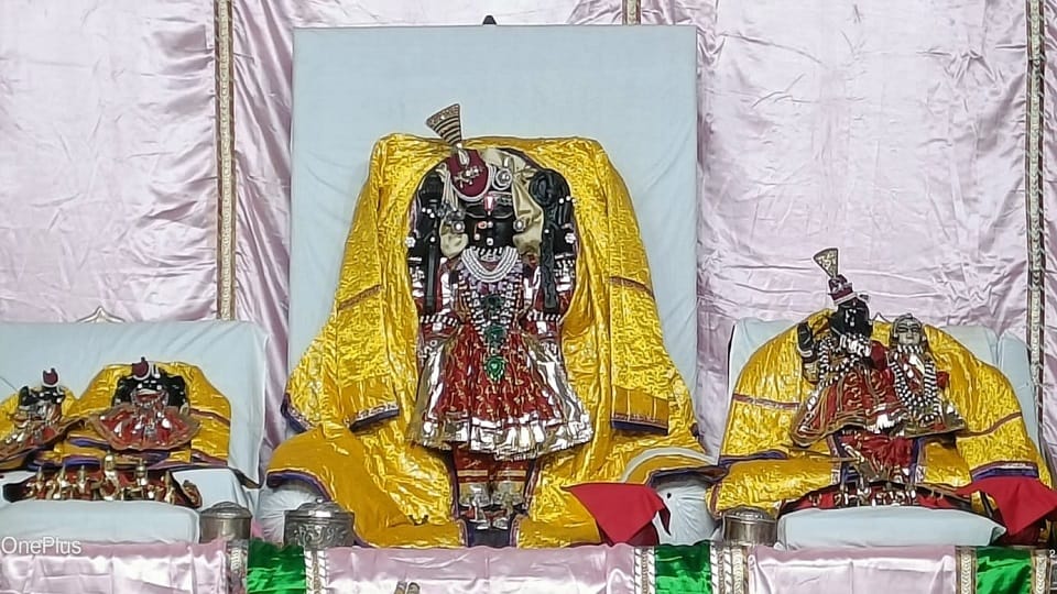 Brajwasis get involved in their daily work only after worshiping in Dwarkadhish temple of Mathura