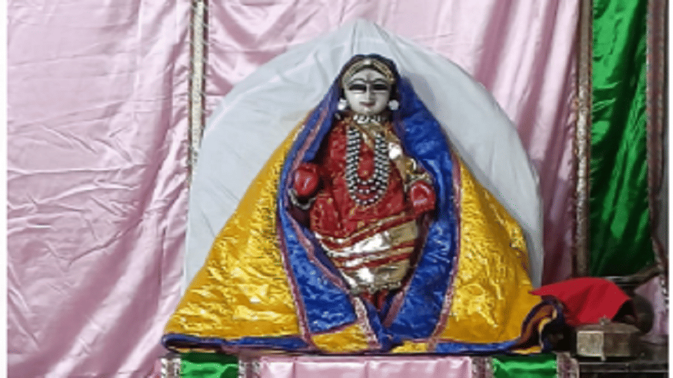 Brajwasis get involved in their daily work only after worshiping in Dwarkadhish temple of Mathura