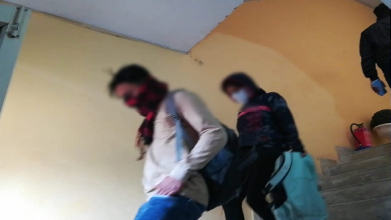 Police raided in a hotel and arrested 10 loving couples from their rooms