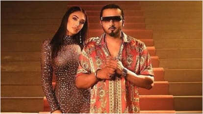 Honey singh finds love again after divorce spotted holding hand of girlfriend tina thadani in an event
