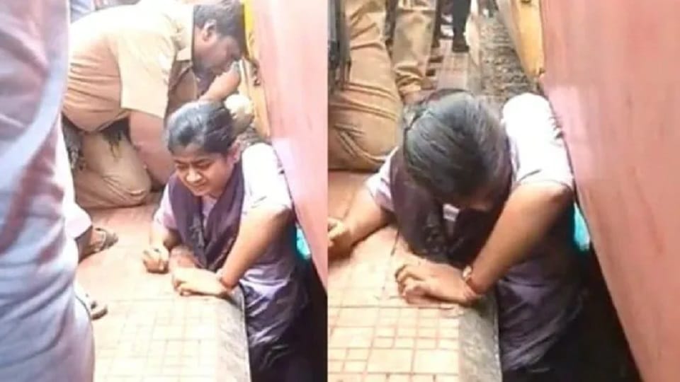Girl Student gets stuck between train and platform in Visakhapatnam Duvvada station, rescued