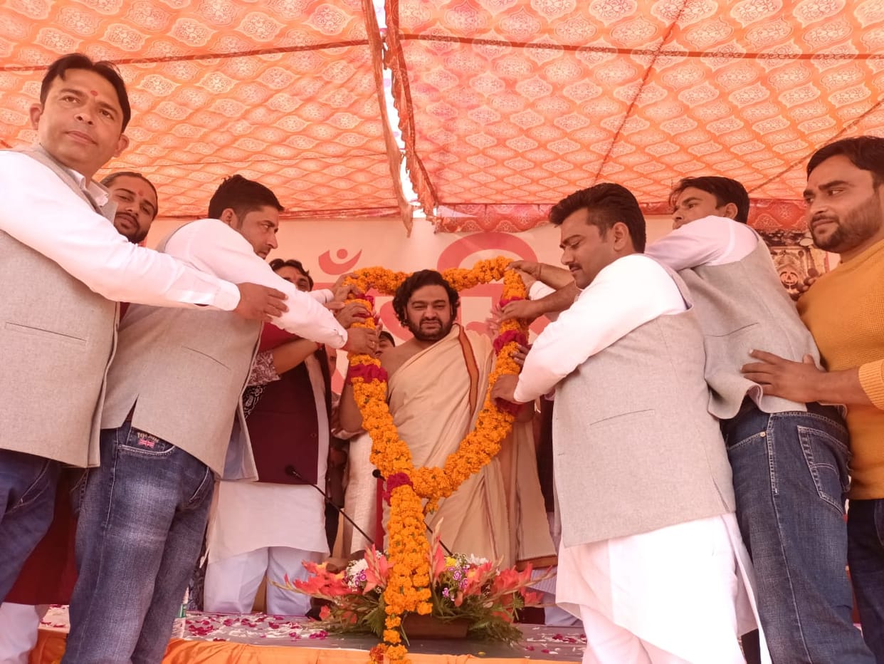 Swami Dipankar Maharaj asked for alms of nation first then cast