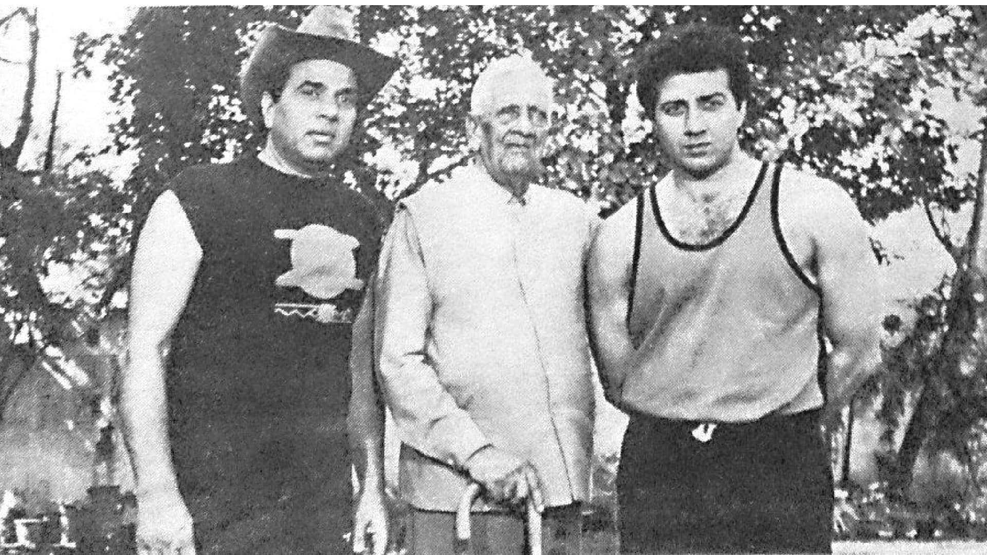 Dharmendra Birthday when He Man of Bollywood grabbed his father neck in anger actor still regret that day