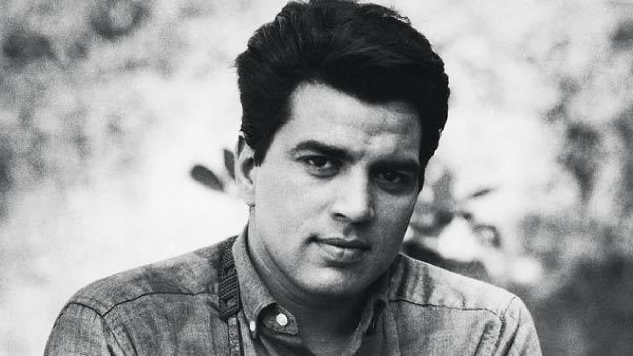 Dharmendra Birthday when He Man of Bollywood grabbed his father neck in anger actor still regret that day