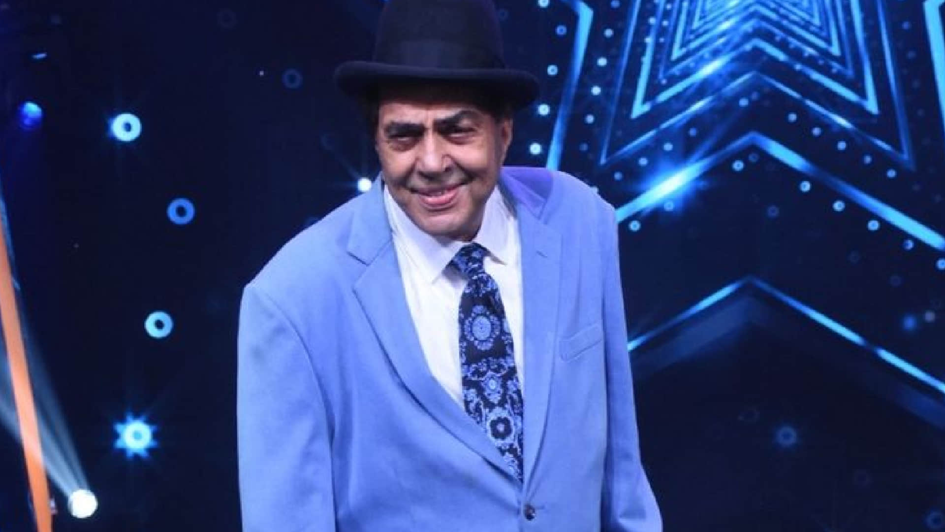Dharmendra Birthday when He Man of Bollywood grabbed his father neck in anger actor still regret that day
