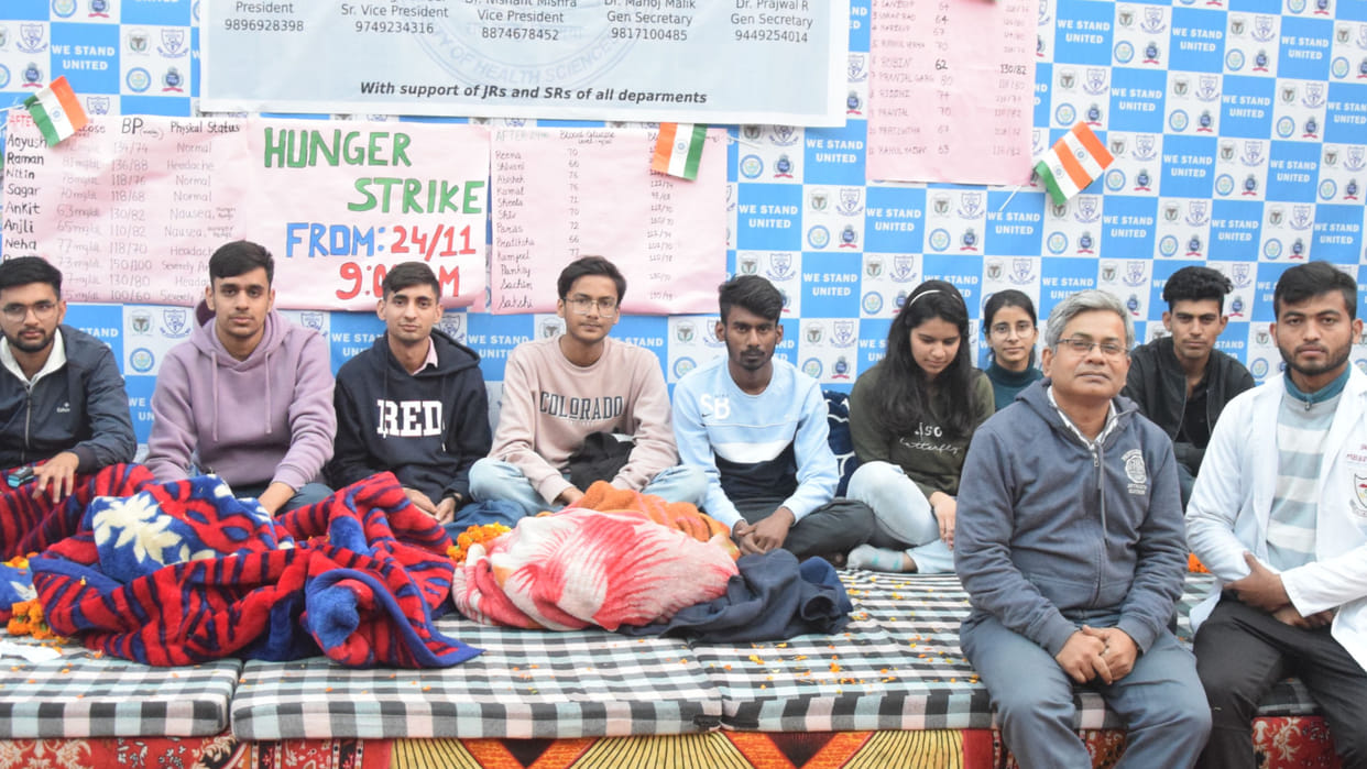Health deteriorated of Student who fasting against bond policy in Rohtak