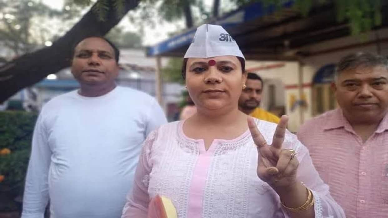 Delhi Mcd Election Result 2022 Aap Bobby Kinnar Bags Sultanpuri First Transgender Candidate to Win Mcd Ward