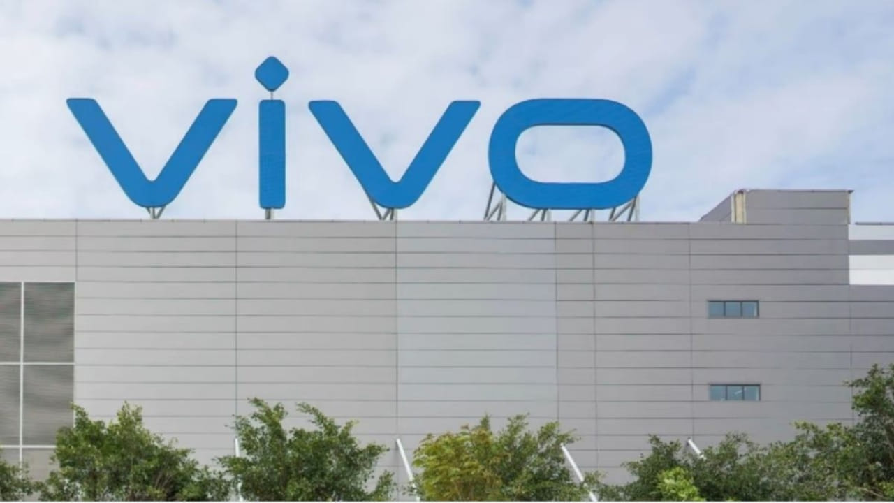 India stopped the Export of 27000 Vivo smartPhones in Clash With China