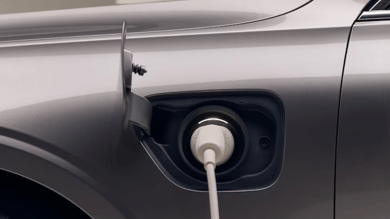 Volvo may launch another electric car C40 in 2023 know what full feature battery range details