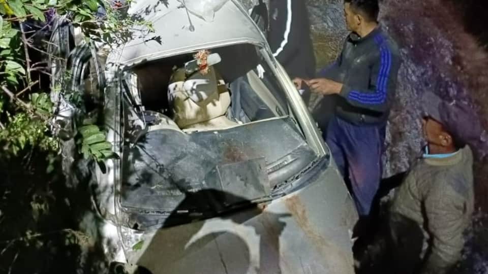 Uttarakhand Bageshwar Accident News:  Car Destroy and four death during car fell into ditch