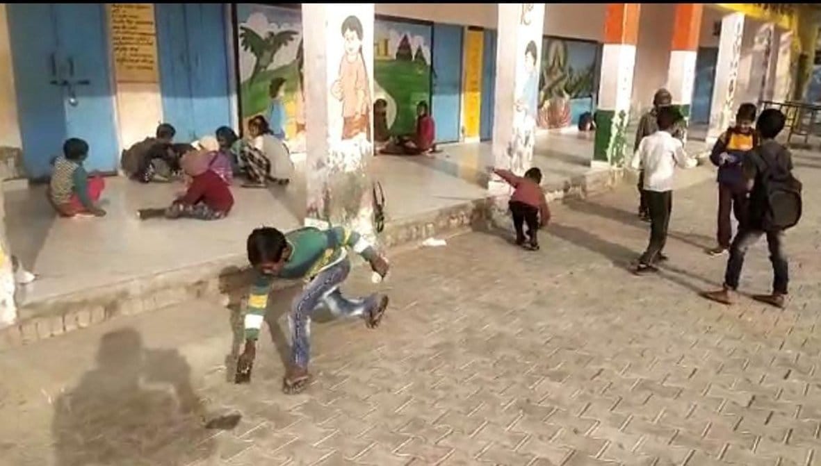 School did not open on time, students kept waiting