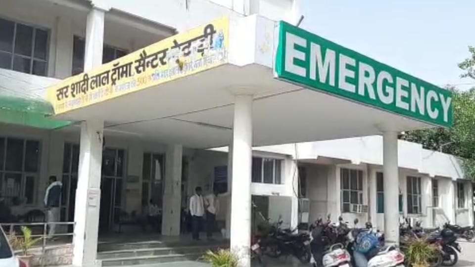 Fourth Class Employee cut vein in Rewari Civil Hospital