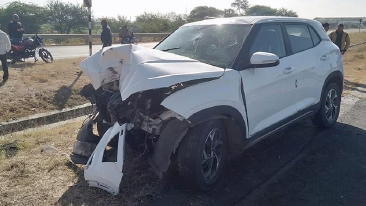 Accident in dewas Father-son died in a horrific road accident read more in hindi